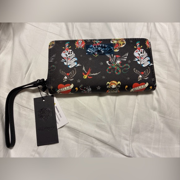 Ed hardy ladies zip around tattoo print wallets - Picture 1 of 7